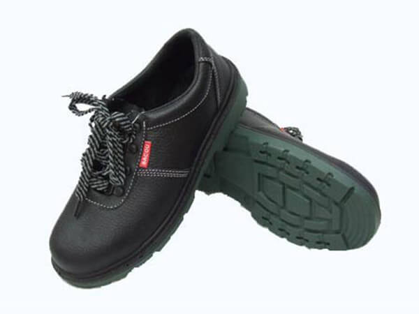 劳保用品中的安全鞋重要性